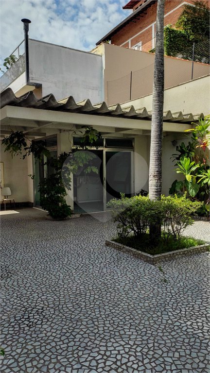 Casa à venda com 4 suítes em Vila Pirajussara, São Paulo, SP