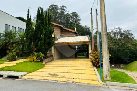 Casa à venda com 3 suítes no condomínio Residencial Delle Stelle, Louveira - SP