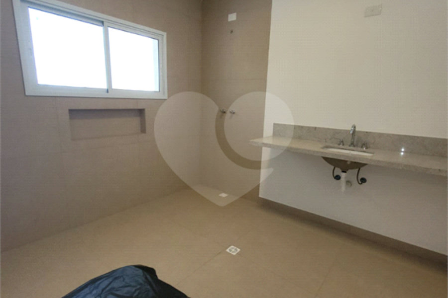 Casa Térrea à venda ou para alugar com 4 quartos, sendo 3 suítes,  em Horto Florestal, São Paulo, SP