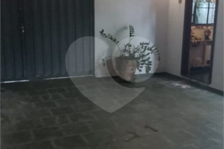 Casa à venda ou para alugar com 5 quartos, sendo 1 suíte,  em Vila Oliveira, Mogi das Cruzes, SP