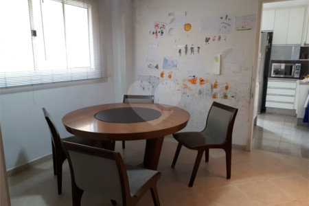 Sobrado à venda com 3 quartos, sendo 1 suíte, em Jardim Ester, São Paulo, SP