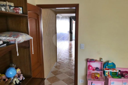 Sobrado à venda com 4 quartos em Parque Vitória, São Paulo, SP