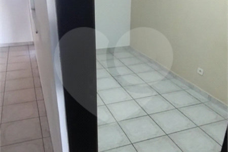 Sobrado à venda com 4 quartos, sendo 1 suíte, em Vila Nivi, São Paulo, SP