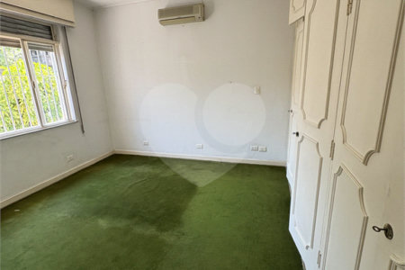 Sobrado à venda com 6 quartos, sendo 1 suíte, em Vila Nova Conceição, São Paulo, SP