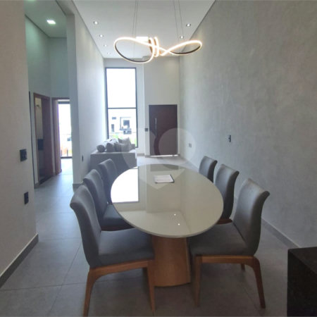 Casa à venda com 3 quartos, sendo 1 suíte, no condomínio Horto Florestal Villagio, Sorocaba - SP
