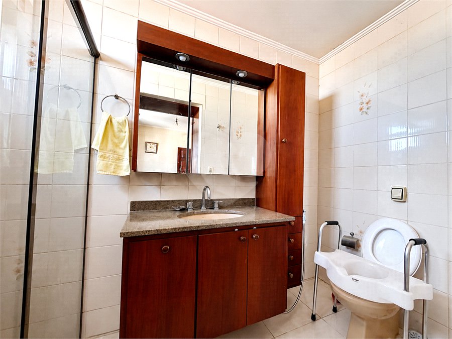 Apartamento à venda com 3 quartos, sendo 1 suíte,  em Vila Hortência, Sorocaba, SP