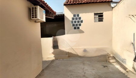 Casa à venda com 3 quartos em Vila Santana, Itapetininga, SP