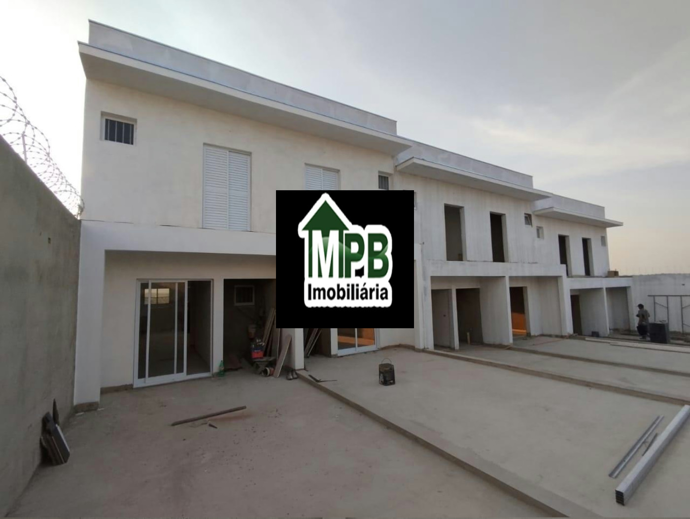 Sobrado à venda com 2 quartos, sendo 1 suíte, em Loteamento Santa Cristina, Sorocaba, SP
