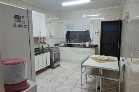 Casa à venda com 3 quartos, sendo 1 suíte, no condomínio Residencial Vale das Laranjeiras, Indaiatuba - SP