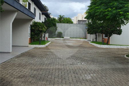 Casa à venda com 2 quartos, sendo 1 suíte, no condomínio Flamboyant, São Paulo - SP