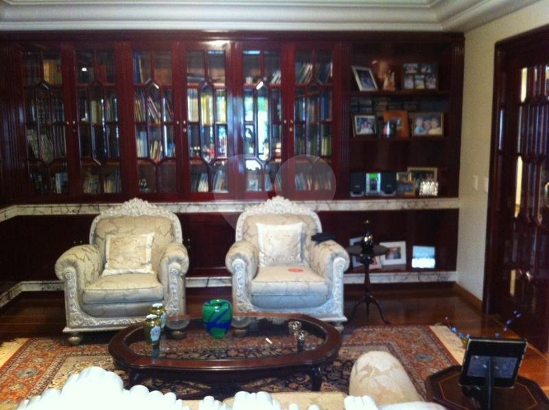 Apartamento à venda com 4 suítes em Real Parque, São Paulo, SP
