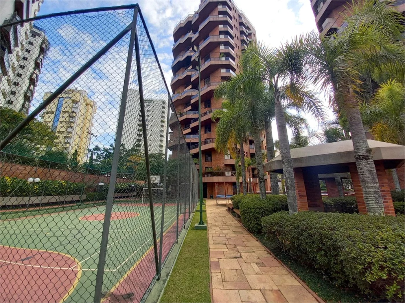 Apartamento à venda com 4 quartos, sendo 3 suítes,  em Vila Andrade, São Paulo, SP