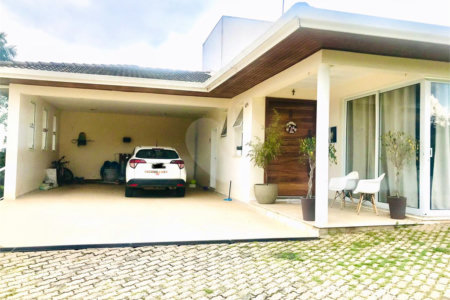 Casa à venda com 3 quartos, sendo 1 suíte, no condomínio Residencial Patrimônio do Carmo, São Roque - SP