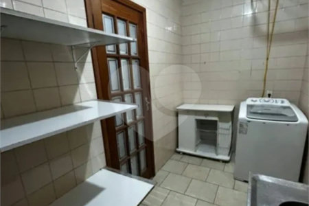Sobrado à venda com 3 quartos, sendo 1 suíte, em Jardim Ester, São Paulo, SP