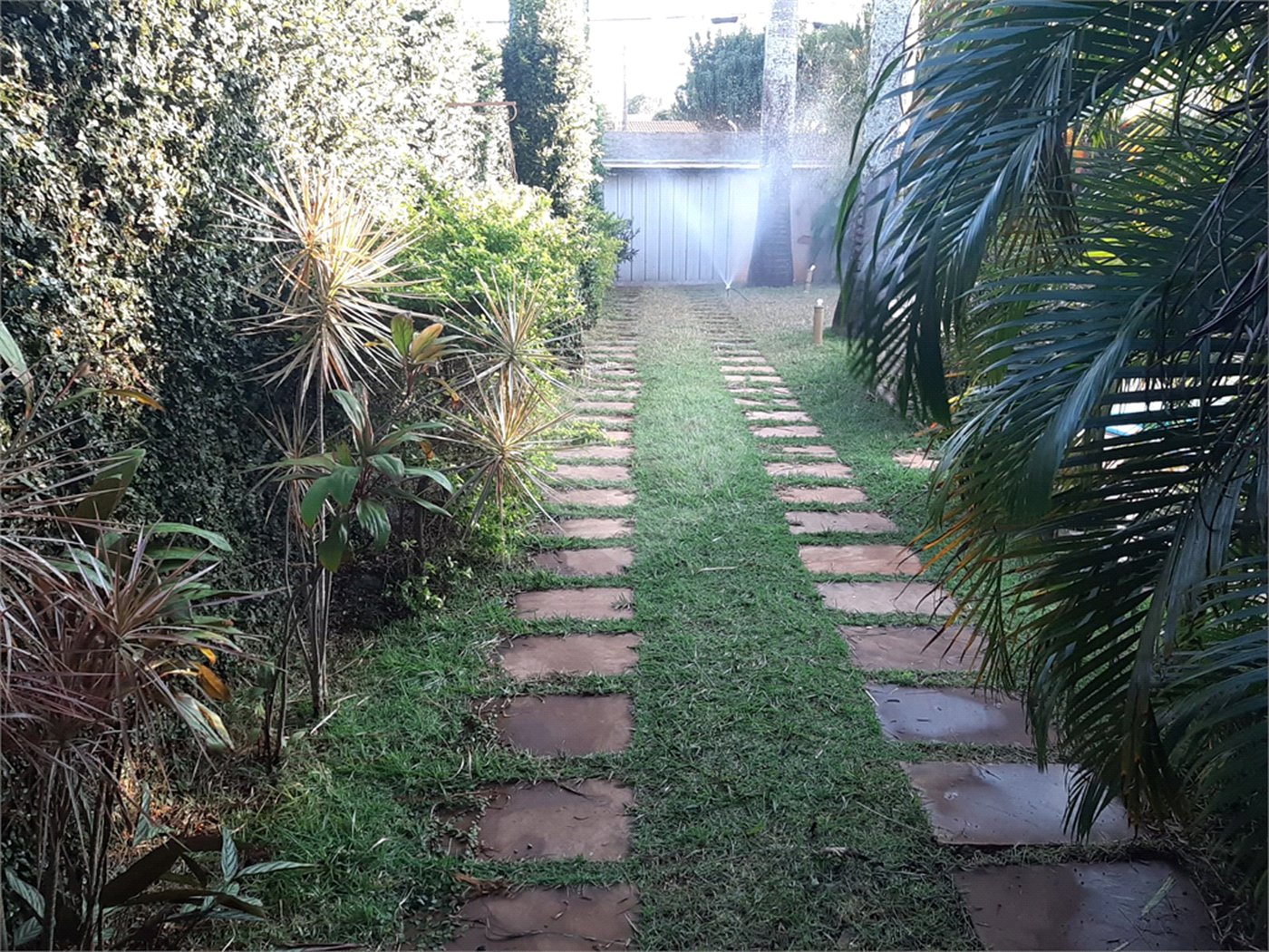 Casa à venda com 2 suítes em Jardim Eliana, Araraquara, SP
