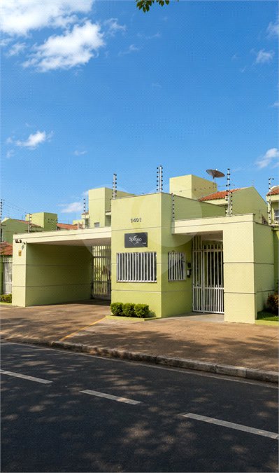 Casa à venda com 3 quartos, sendo 1 suíte,  no condomínio Maison Vert, Várzea Grande - MT