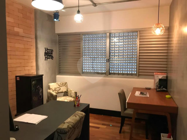 Apartamento à venda com 4 quartos, sendo 1 suíte,  em Campo Belo, São Paulo, SP