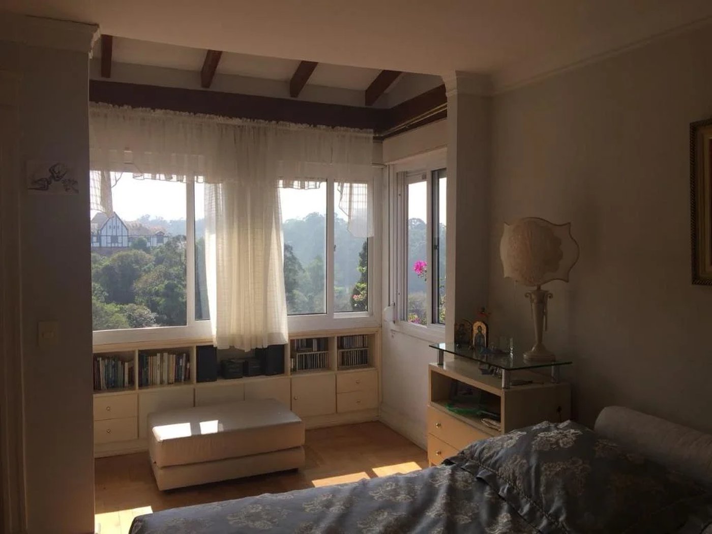 Casa à venda com 5 quartos, sendo 4 suítes, no condomínio Jardim Vitória Régia, São Paulo - SP