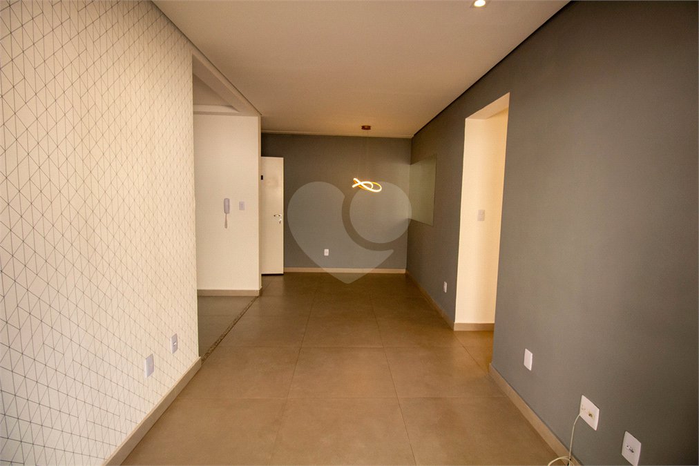 Apartamento à venda com 3 quartos, sendo 1 suíte, em Bairro do Cambará, São Roque, SP