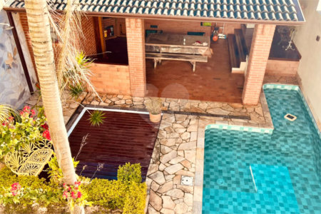 Sobrado à venda com 3 quartos, sendo 1 suíte, em Chácara Recanto Verde, Cotia, SP