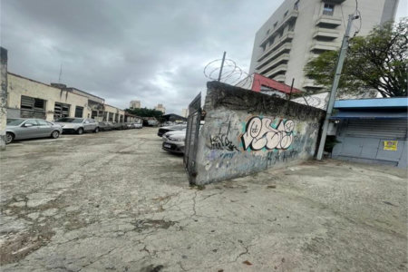 Terreno à venda em Vila Carrão, São Paulo, SP
