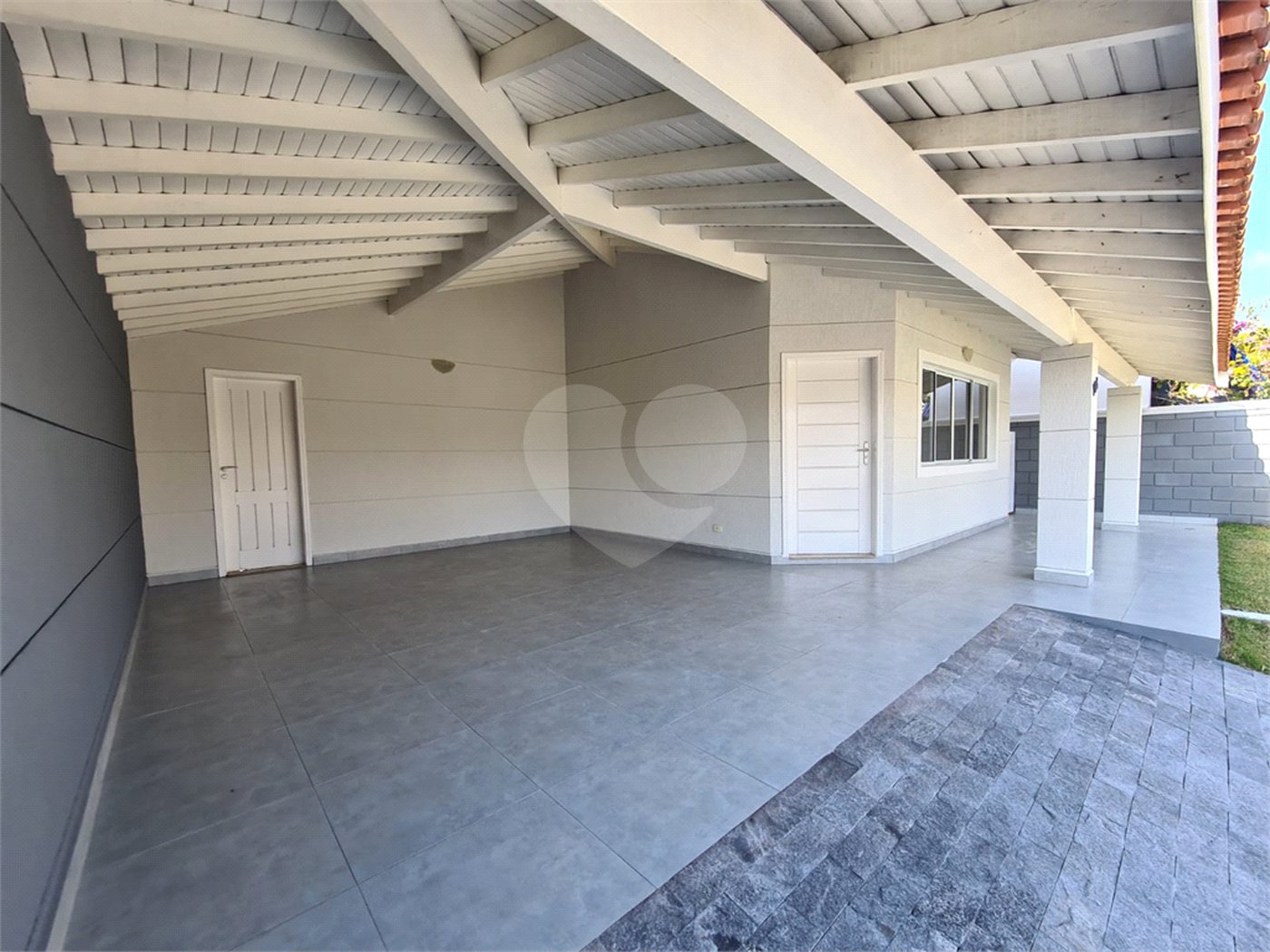 Casa à venda com 3 quartos, sendo 2 suítes, no condomínio Terras de São Francisco, Vinhedo - SP