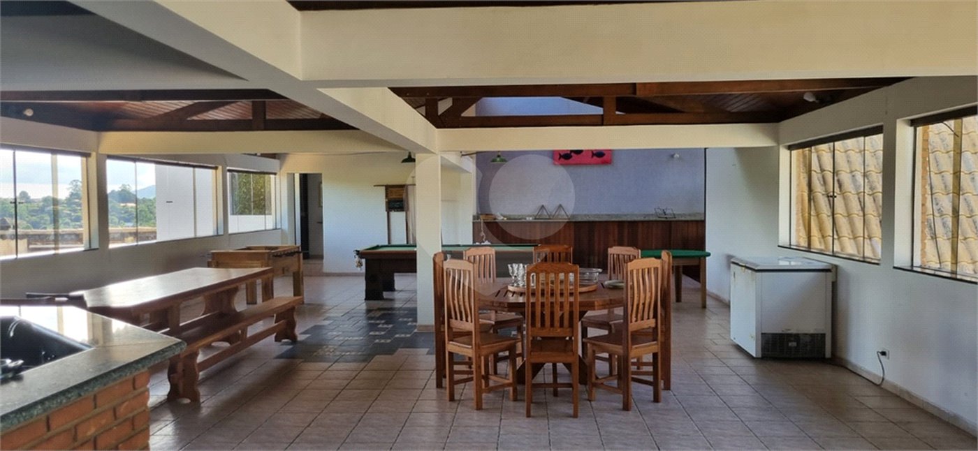 Casa à venda com 7 quartos, sendo 4 suítes, no condomínio Residencial Ypeville, Mairiporã - SP