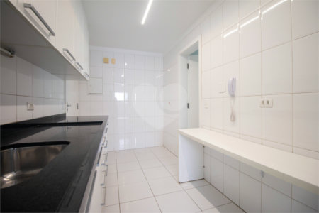 Apartamento à venda com 3 quartos, sendo 1 suíte, em Panamby, São Paulo, SP