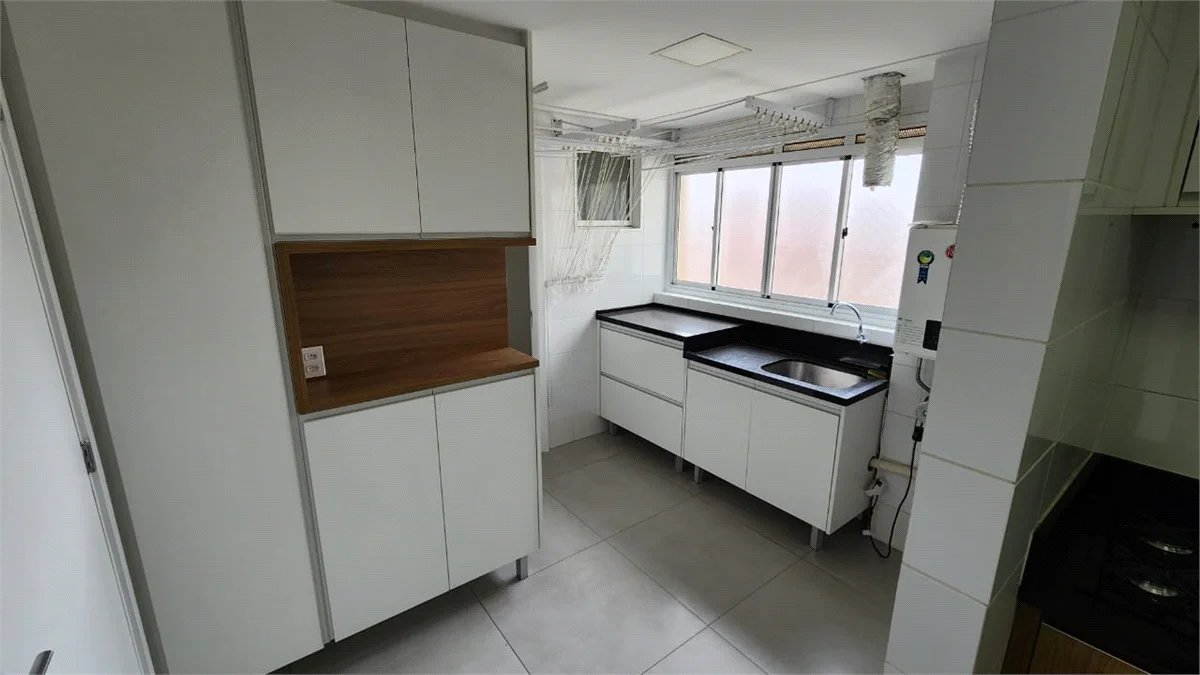 Apartamento à venda com 3 quartos, sendo 2 suítes, em Paraíso do Morumbi, São Paulo, SP