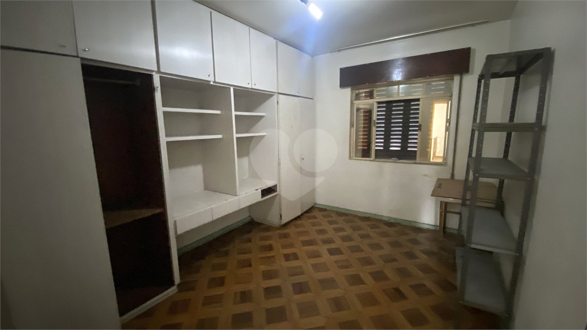 Sobrado à venda ou para alugar com 4 quartos, sendo 1 suíte,  em Parque Colonial, São Paulo, SP