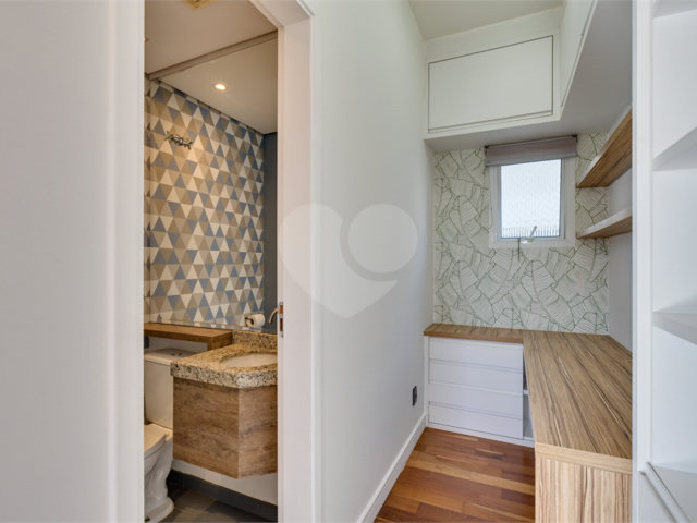 Apartamento à venda com 3 quartos, sendo 1 suíte,  em Santo Amaro, São Paulo, SP