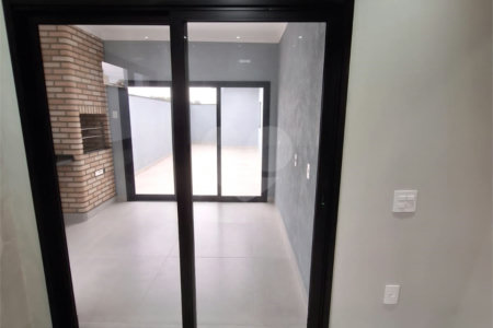 Casa à venda com 3 quartos, sendo 1 suíte,  no condomínio Helena Maria, Sorocaba - SP
