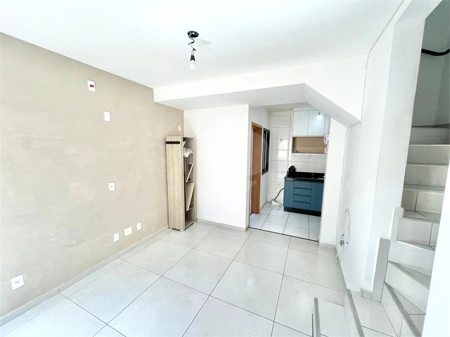 Casa à venda com 2 suítes no condomínio Residêncial Antuérpia, São Paulo - SP