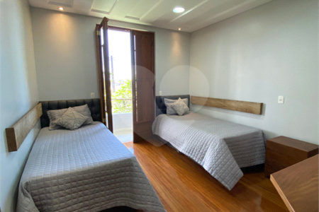 Casa à venda com 4 quartos, sendo 3 suítes, em Campinho, Porto Seguro, BA