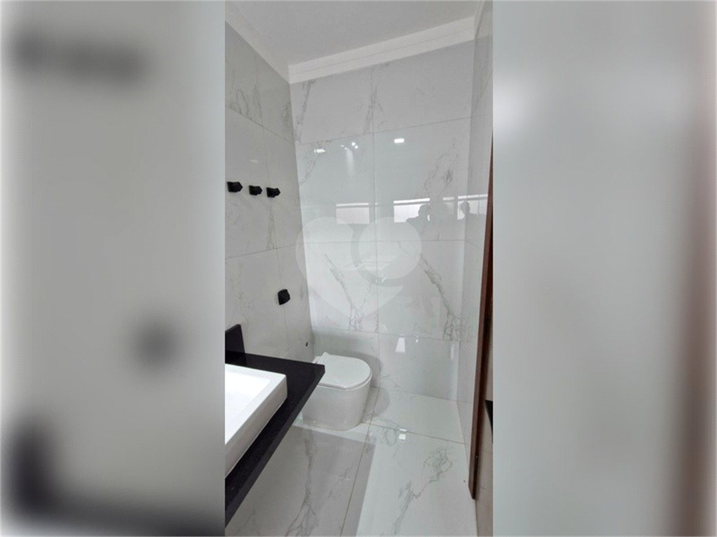 Casa à venda com 3 quartos, sendo 1 suíte, no condomínio Horto Florestal Villagio, Sorocaba - SP