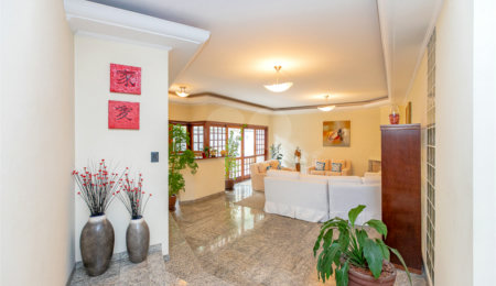 Casa à venda com 5 quartos, sendo 3 suítes,  no condomínio Residencial Morumbi, São Paulo - SP