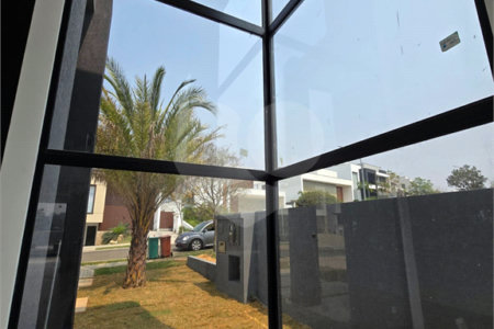 Casa à venda com 4 quartos, sendo 3 suítes, no condomínio Alphaville Nova Esplanada 4, Votorantim - SP