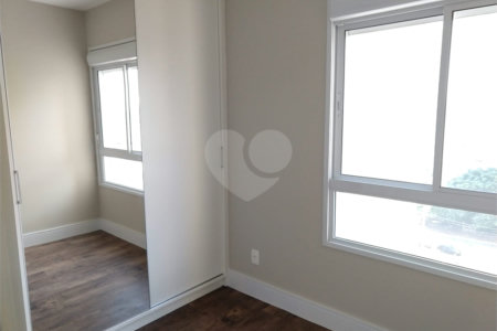 Apartamento à venda com 3 suítes em Vila Anastácio, São Paulo, SP