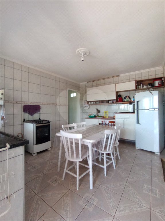 Casa à venda com 4 quartos, sendo 1 suíte, em Jardim Maricota, Itapetininga, SP