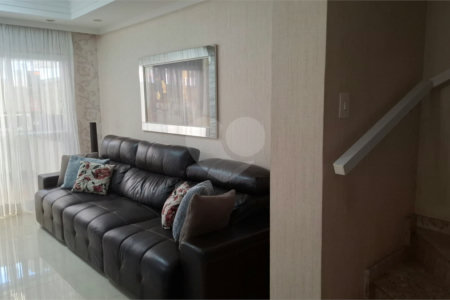 Casa à venda com 3 suítes no condomínio Villa das Flores, Mogi das Cruzes - SP
