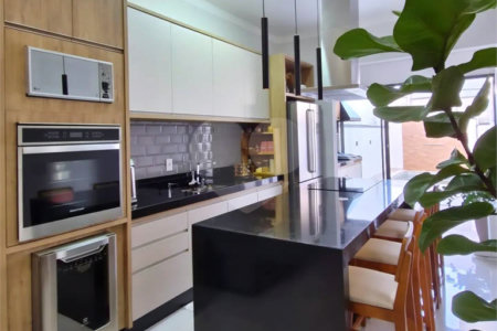 Casa à venda com 2 quartos, sendo 1 suíte, no condomínio Vila Rica, Indaiatuba - SP