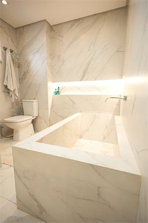 Apartamento à venda com 5 quartos, sendo 4 suítes, em Parque Reboucas, São Paulo, SP