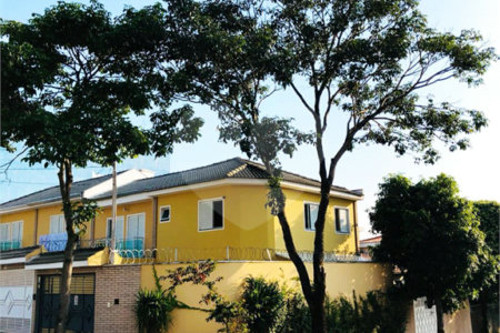 Sobrado à venda com 3 quartos, sendo 1 suíte, em Campo Grande, São Paulo, SP