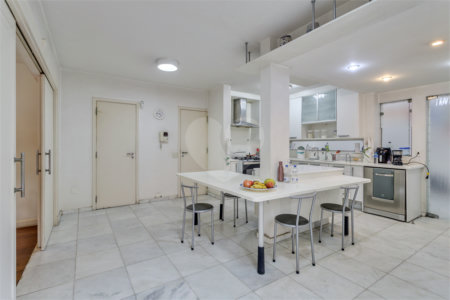 Casa à venda com 4 quartos, sendo 2 suítes, em Chácara Monte Alegre, São Paulo, SP