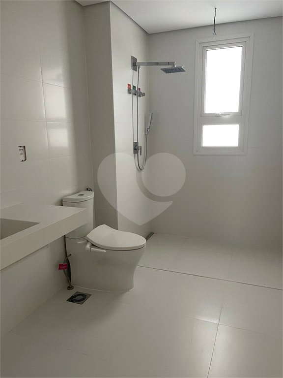Apartamento à venda com 3 suítes em Moema, São Paulo, SP