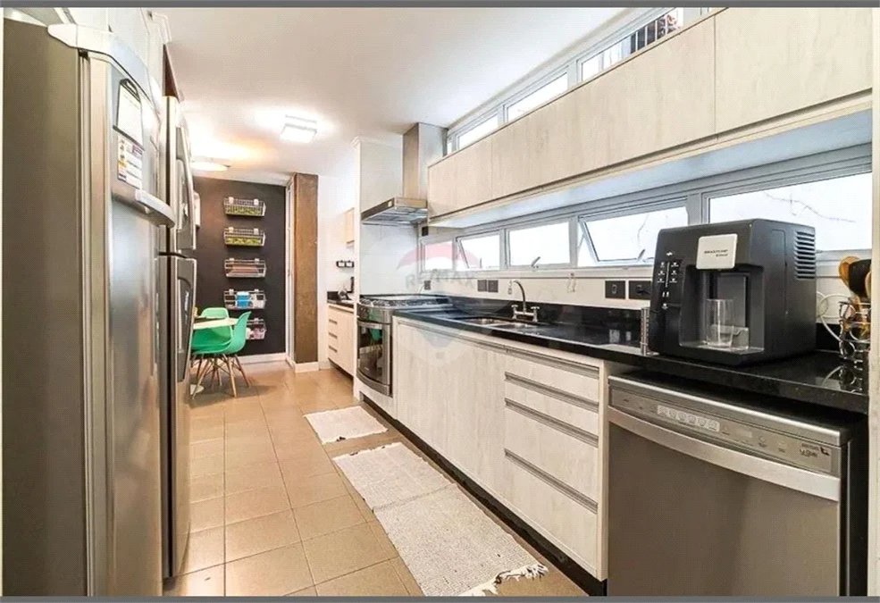 Casa à venda com 4 suítes em Jardim Vitória Régia, São Paulo, SP
