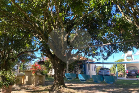 Chácara à venda com 5 quartos, sendo 2 suítes,  no Centro, Sarapuí, SP