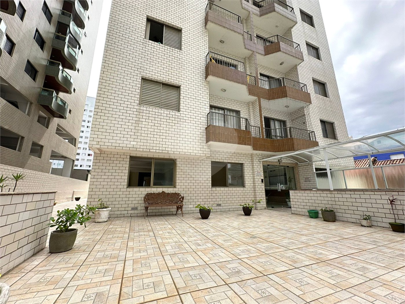 Apartamento à venda com 2 quartos, sendo 1 suíte,  em Aviação, Praia Grande, SP