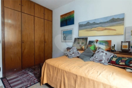 Apartamento à venda com 3 quartos, sendo 1 suíte,  em Vila Andrade, São Paulo, SP