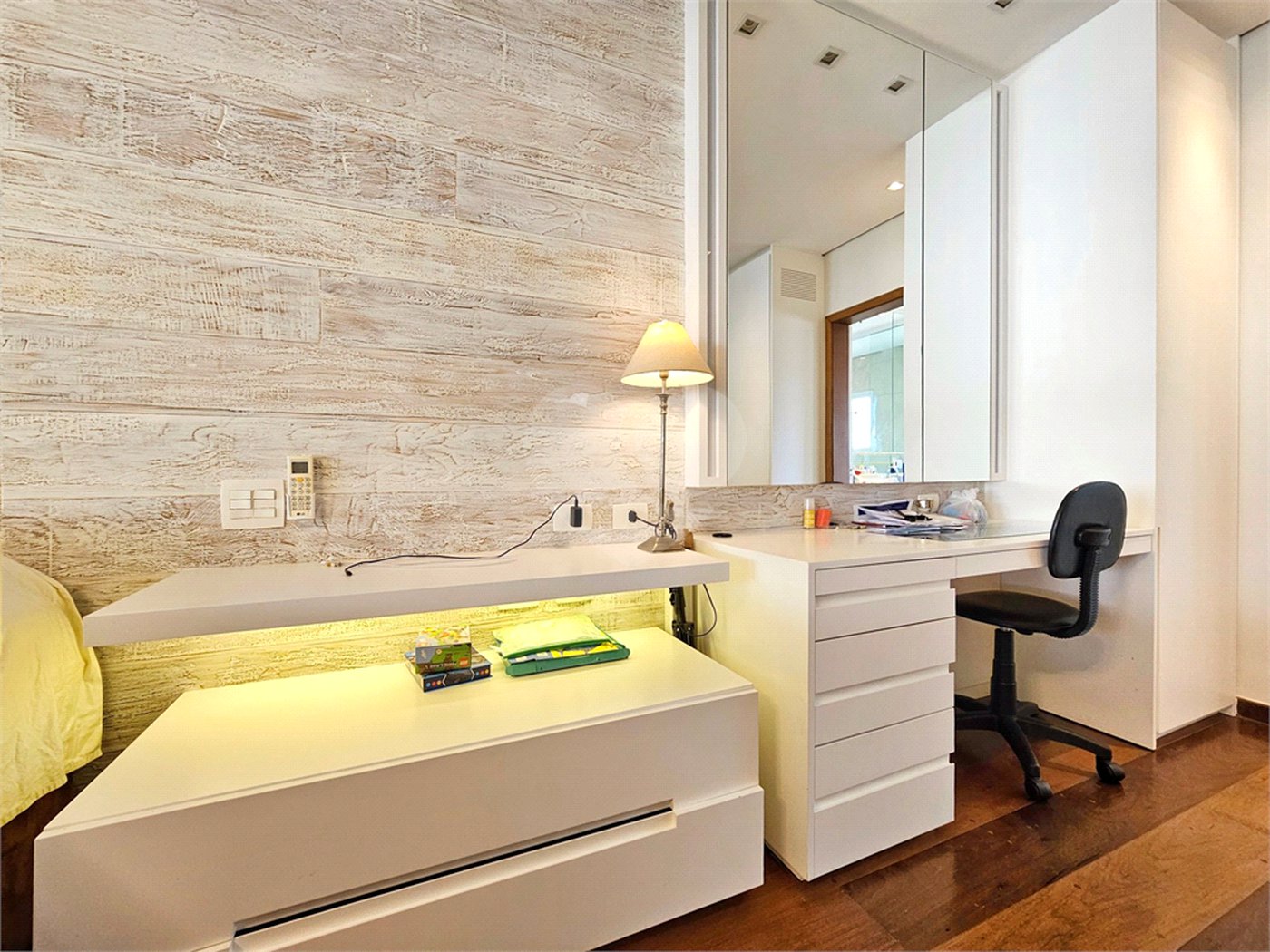 Casa à venda com 4 suítes no condomínio Ville Courchevel, São Paulo - SP